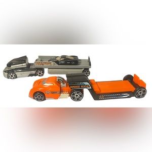 2 Hot Wheels Racin Transport Trucks